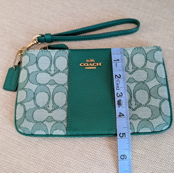 Coach Small wristlet in signature jacquard - Picture 3 of 6